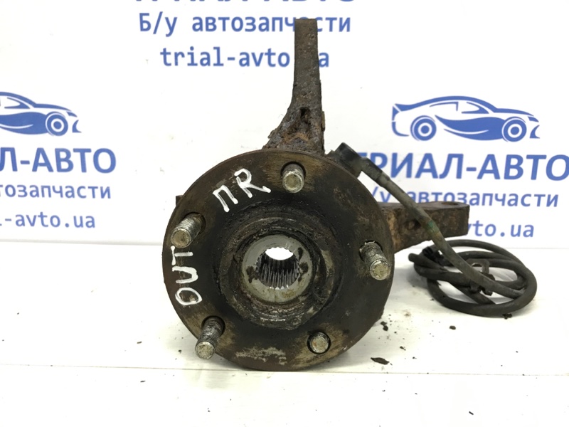 Кулак поворотный правый со ступицей Outlander 2003-2007 CU 2.4 бензин 4G69