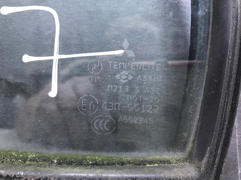 Стекло двери задней левой (форточка) Lancer 2003-2009 9 1.6 бензин 4G18 Стекло двери задней левой (форточка) Lancer 2003-2009 9 1.6 бензин 4G18