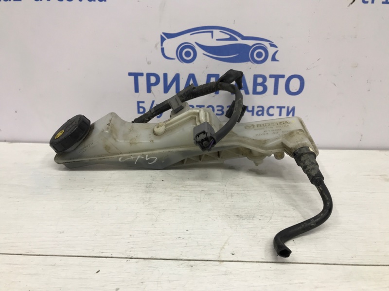 Бачок главного тормозного цилиндра Mazda CX 5 2011-2017 KE 2.2 diesel KDY4-43-55Z Б/У