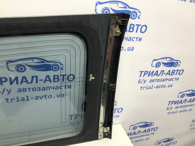Стекло в кузов заднее левое Pajero Wagon 1999-2006 3 3.2 Дизель 4M41