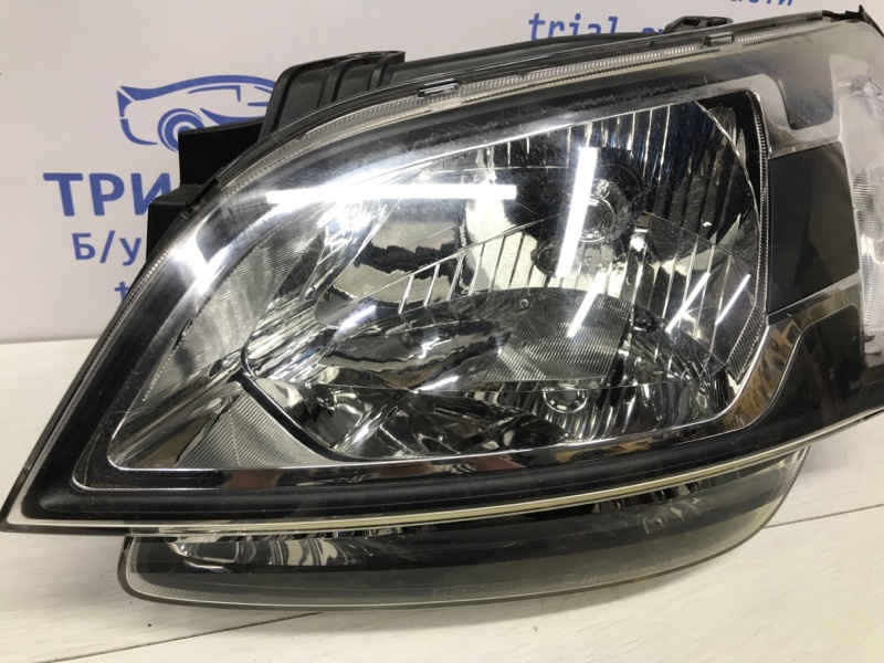 Фара левая галоген Kia Soul AM 1.6 бензин G4FC Фара левая галоген Kia Soul AM 1.6 бензин G4FC