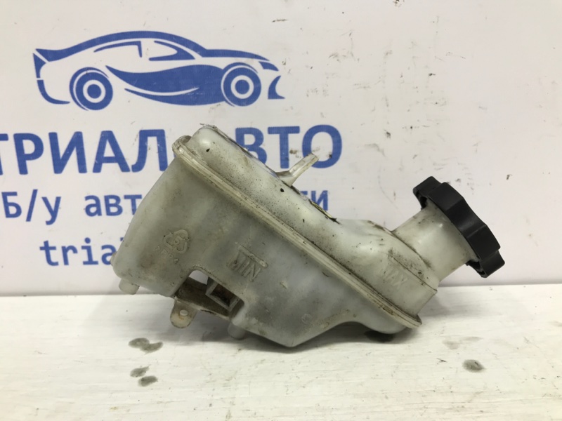 Бачок главного тормозного цилиндра KIA Soul 2008-2014 AM 1.6 бензин G4FC 585112K500 Б/У