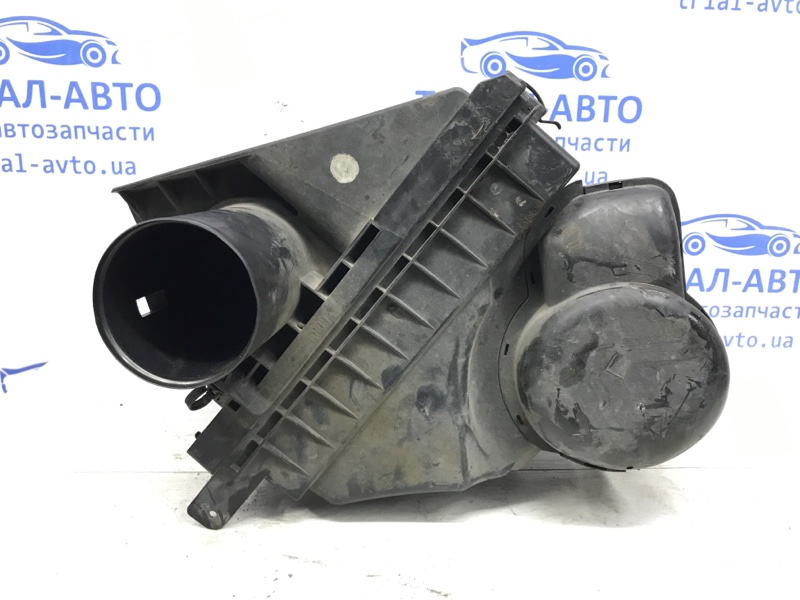 Корпус воздушного фильтра Nissan Navara D40 2.5 Diesel YD25DDTI Корпус воздушного фильтра Nissan Navara D40 2.5 Diesel YD25DDTI