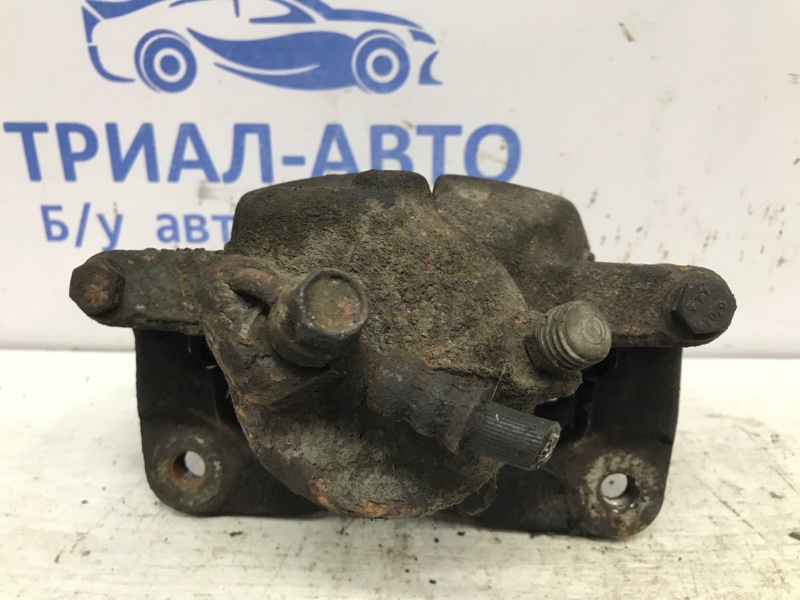 Суппорт передний правый Suzuki SX4 1 1.6 бензин M16A Суппорт передний правый Suzuki SX4 1 1.6 бензин M16A