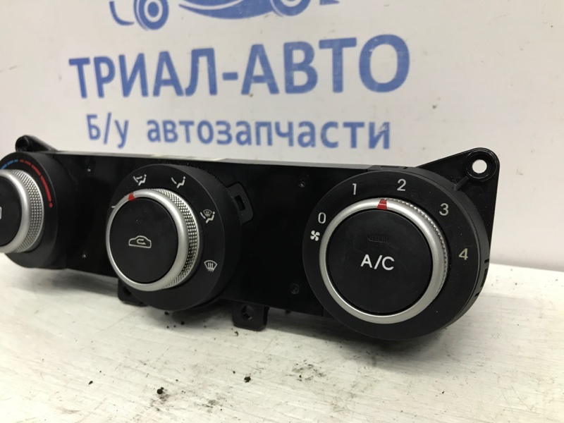 Блок управления кондиционером KIA Ceed ED 1.6 diesel D4FB