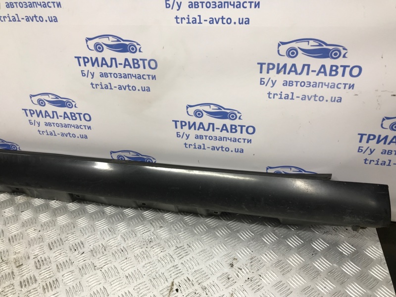 Накладка порога внешняя левая Toyota Avensis T25 1.8 бензин 1ZZFE