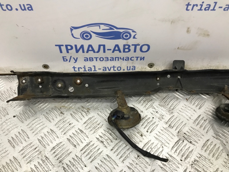 Панель передняя верхняя планка Avensis 2003-2009 T25 1.8 бензин 1ZZFE