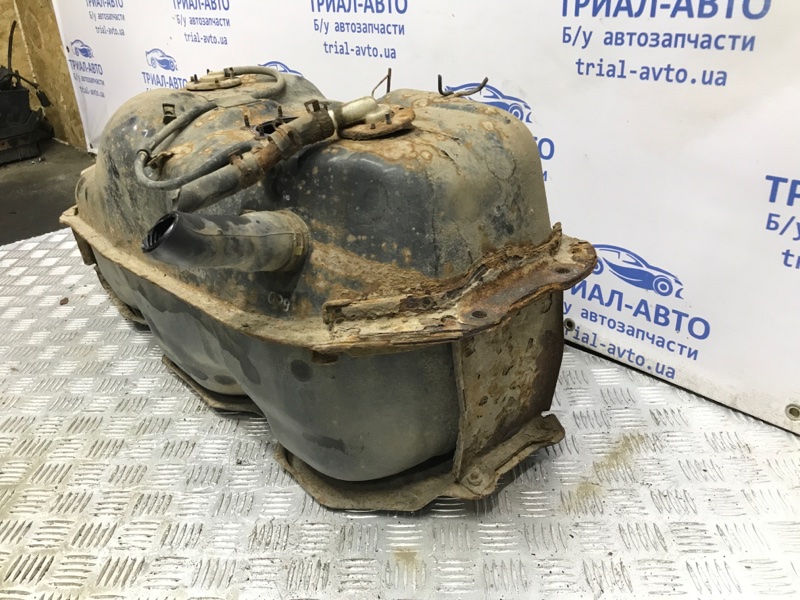 Бак топливный металлический Pajero Sport 1996-2008 K9 3.0 бензин 6G72 Бак топливный металлический Pajero Sport 1996-2008 K9 3.0 бензин 6G72