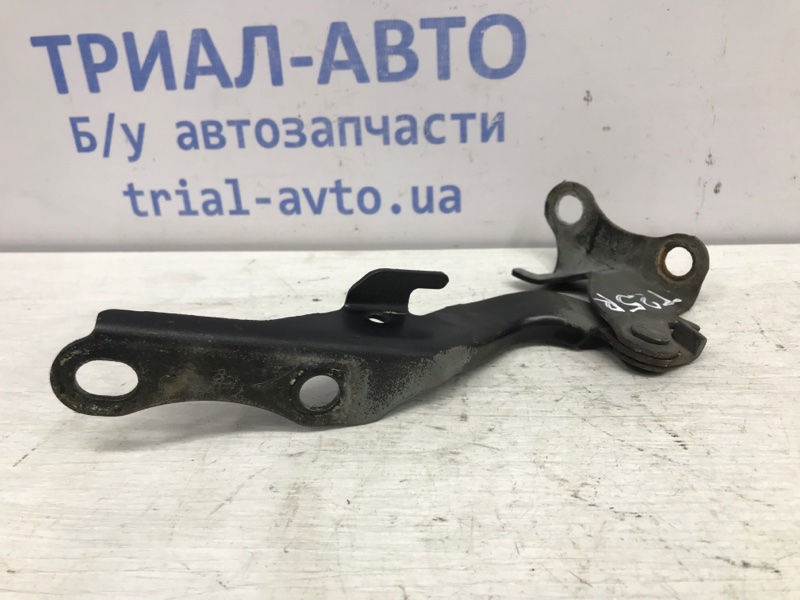 Петля капота правая Toyota Avensis T25 1.8 бензин 1ZZFE