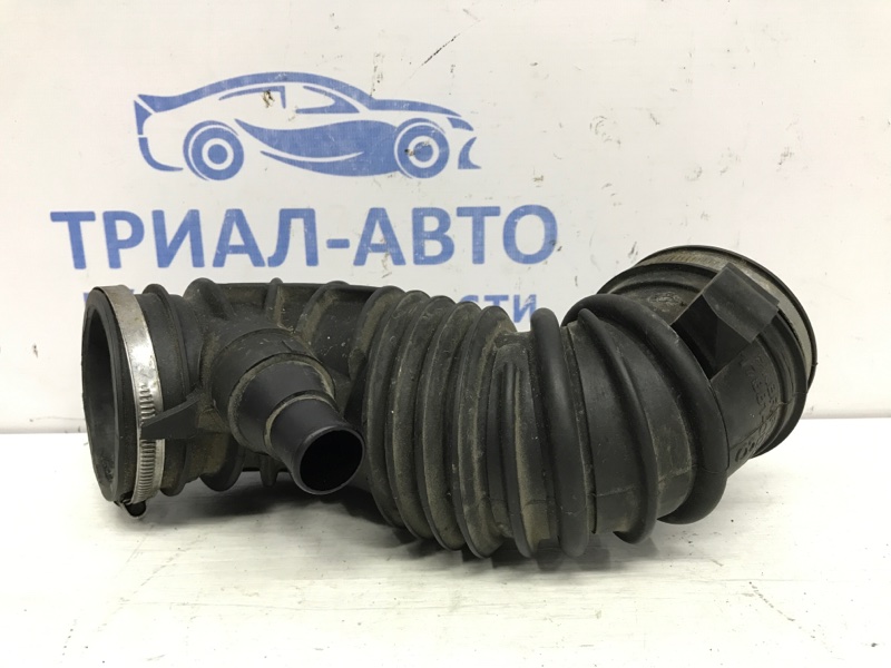 Запчасть патрубок воздушного фильтра Toyota Avensis 2003-2009 T25 1.8 бензин 1ZZFE 178810D200 Б/У Патрубок воздушного фильтра Toyota Avensis 2003-2009 T25 1.8 бензин 1ZZFE 178810D200 Б/У