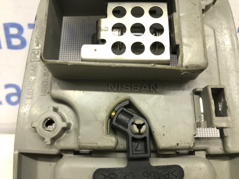 Плафон задний Nissan Navara D40 2.5 Diesel YD25DDTI