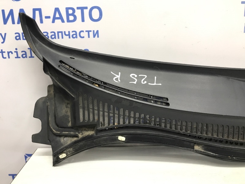 Дефлектор дворников правый Avensis 2003-2009 T25 1.8 бензин 1ZZFE