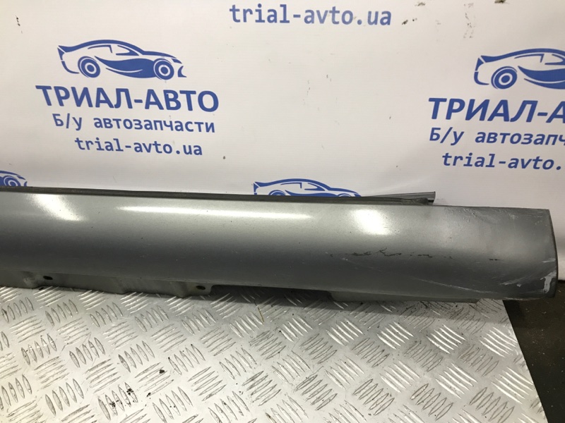 Накладка порога внешняя левая Avensis 2003-2009 T25 2.0 diesel 1CDFTV