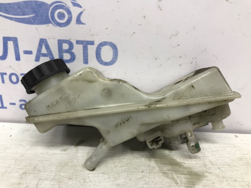 Бачок главного тормозного цилиндра Avensis 2003-2009 T25 2.0 diesel 1CDFTV