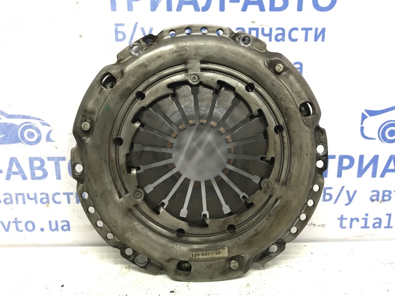 Корзина сцепления Toyota Avensis 2003-2009 T25 2.0 diesel 1CDFTV 3121005050 Б/У