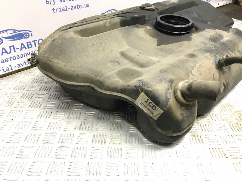 Бак топливный пластик Toyota Avensis T25 2.0 diesel 1CDFTV