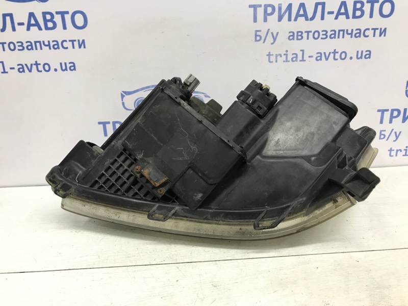 Фара правая галоген Avensis 2003-2009 T25 2.0 diesel 1CDFTV