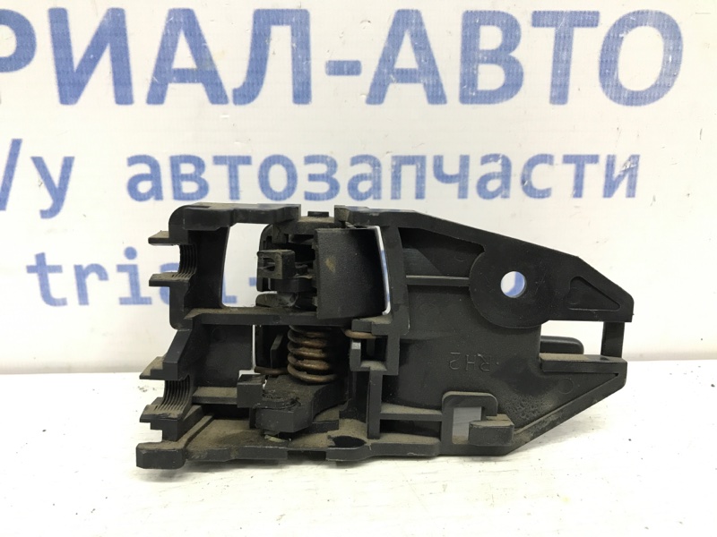 Ручка двери внутренняя правая Mitsubishi Lancer 9 1.6 бензин 4G18