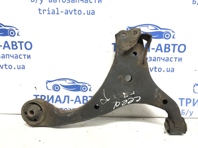 Рычаг правый KIA Ceed 2006-2012 ED 1.6 diesel D4FB 545012H000 Б/У