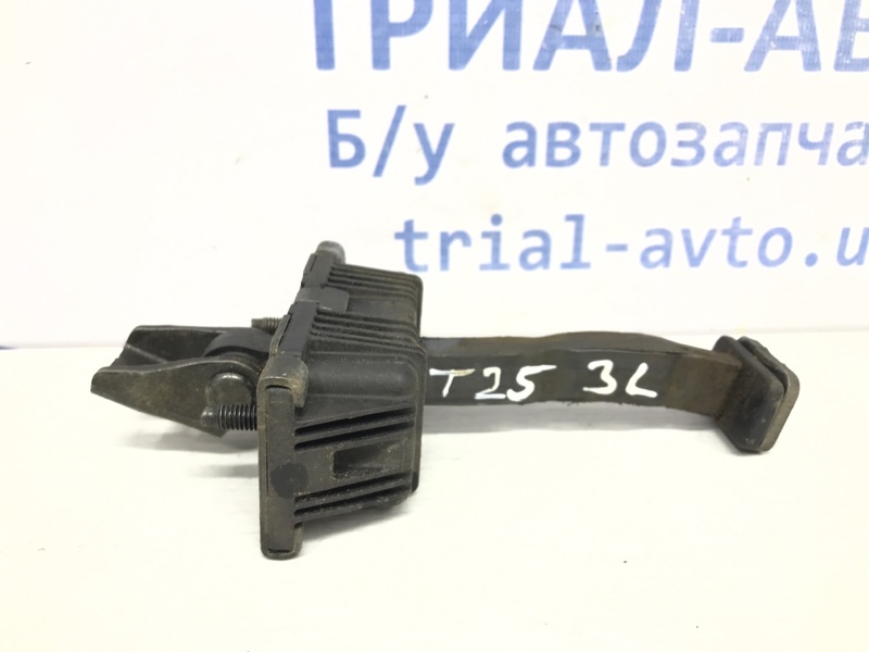 Ограничитель двери задний левый Toyota Avensis 2003-2009 T25 2.0 diesel 1CDFTV 6863005040 Б/У