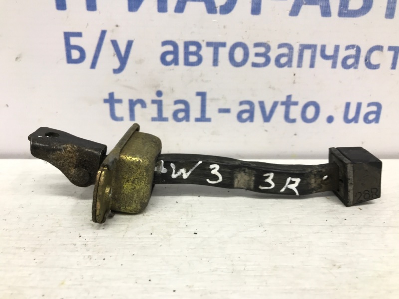 Ограничитель двери задний правый Mitsubishi Pajero Wagon 1999-2006 3 3.2 Дизель 4M41 MR380851 Б/У