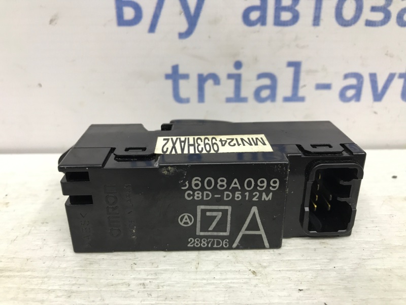Кнопка стеклоподъемника Mitsubishi Lancer 9 1.6 бензин 4G18