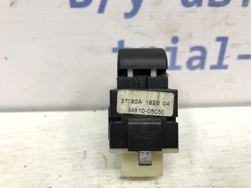 Кнопка стеклоподъемника Avensis 2003-2009 T25 1.8 бензин 1ZZFE