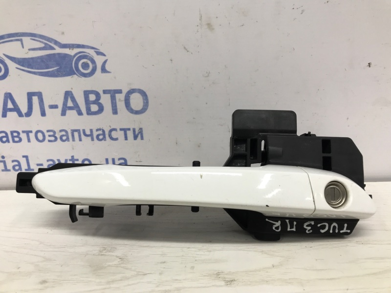 Ручка двери внешняя передняя правая Hyundai Tucson 2015-2021 TL 1.7 diesel D4FD 82665D7000 Б/У