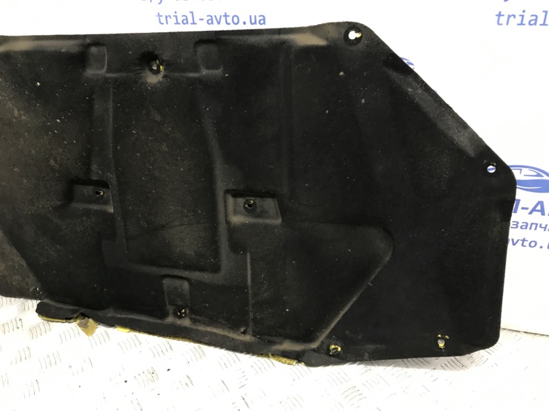 Обшивка капота Mitsubishi Outlander CU 2.4 бензин 4G69