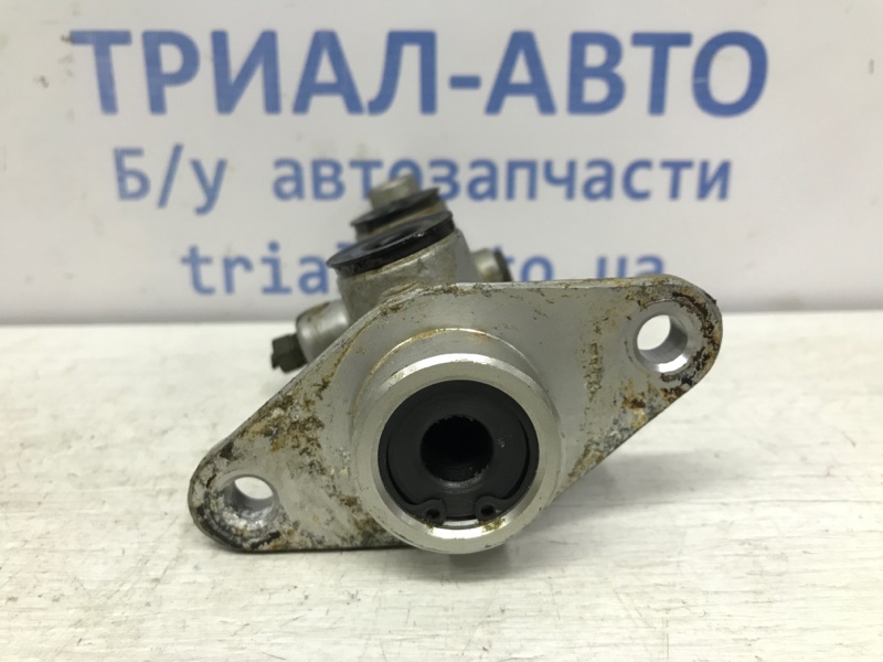 Тормозной цилиндр главный Pajero Sport 1996-2008 K9 3.0 бензин 6G72 Тормозной цилиндр главный Pajero Sport 1996-2008 K9 3.0 бензин 6G72