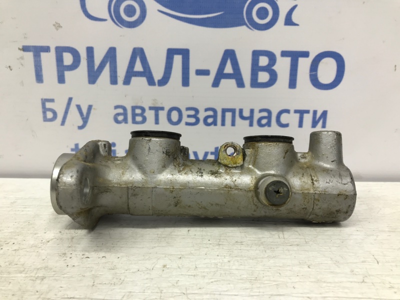 Тормозной цилиндр главный Mitsubishi Pajero Sport K9 3.0 бензин 6G72 Тормозной цилиндр главный Mitsubishi Pajero Sport K9 3.0 бензин 6G72