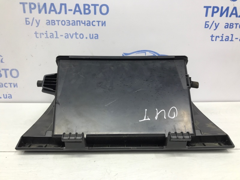 Бардачок Outlander 2003-2007 CU 2.4 бензин 4G69
