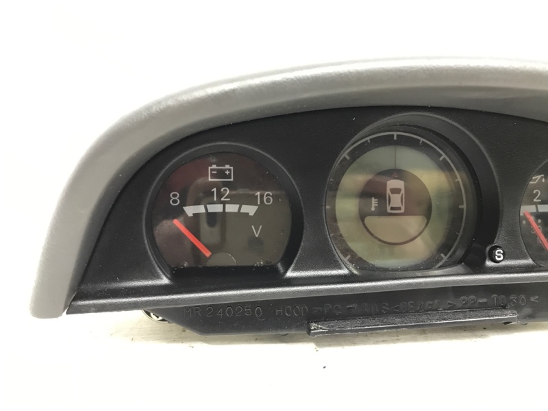 Приборная панель Pajero Sport 1996-2008 K9 3.0 бензин 6G72