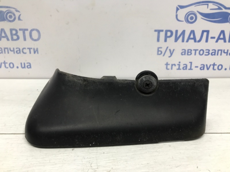 Брызговик задний левый Outlander 2003-2006 cu 2.4 бензин 4G69 Брызговик задний левый Outlander 2003-2006 cu 2.4 бензин 4G69