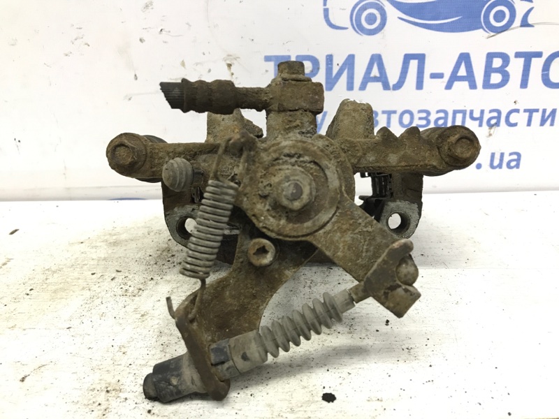 Суппорт задний правый Chevrolet Cruze J300 1.8 F18D4