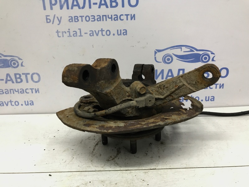 Кулак поворотный левый со ступицей Outlander 2003-2006 cu 2.4 бензин 4G69 Кулак поворотный левый со ступицей Outlander 2003-2006 cu 2.4 бензин 4G69