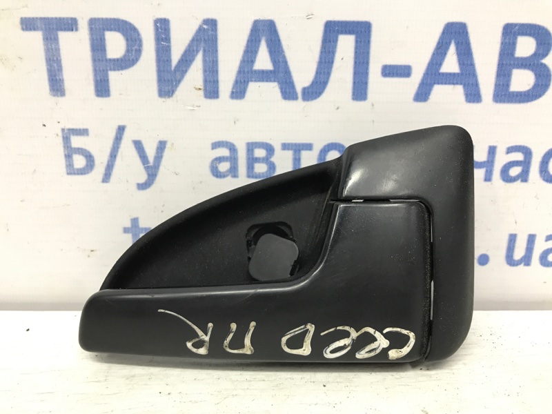 Ручка двери внутренняя правая Kia Ceed 2006-2012 ED 1.6 Diesel D4FB 826201H000EQ Б/У