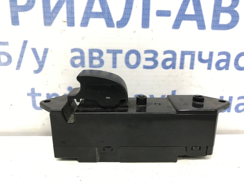 Кнопка стеклоподъемника Mitsubishi Outlander 2003-2007 CU 2.4 бензин 4G69 8608A107 Б/У