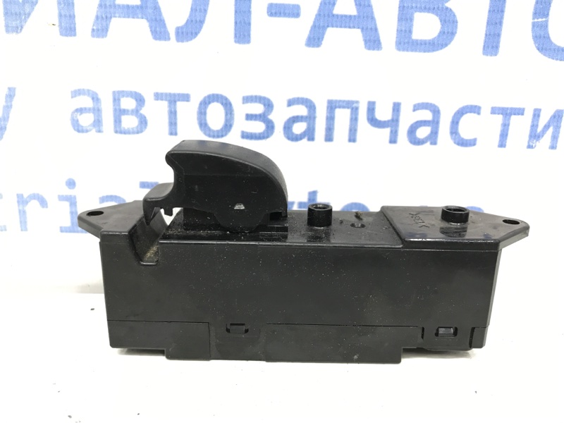 Кнопка стеклоподъемника Mitsubishi Outlander 2003-2007 CU 2.4 бензин 4G69 8608A106 Б/У