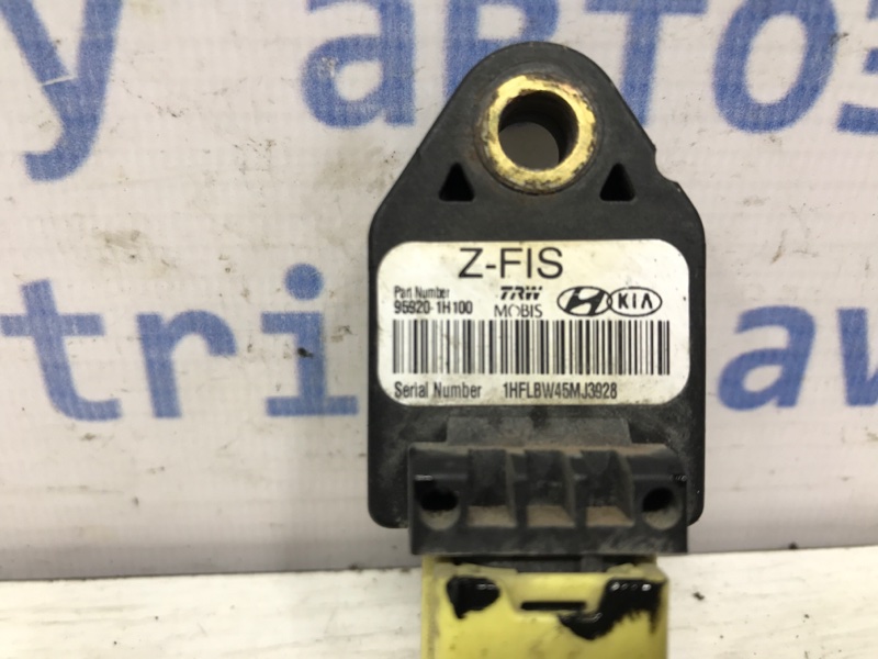 Датчик AIRBAG (удара) KIA Ceed ED 1.6 diesel D4FB
