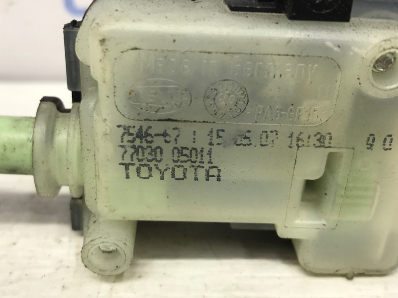 Привод лючка бака Avensis 2003-2009 T25 1.8 бензин 1ZZFE