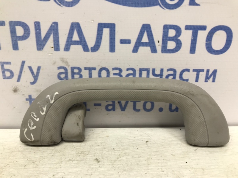 Ручка потолка KIA Ceed 2012-2018 JD 1.6 diesel D4FB 853402H200 Б/У