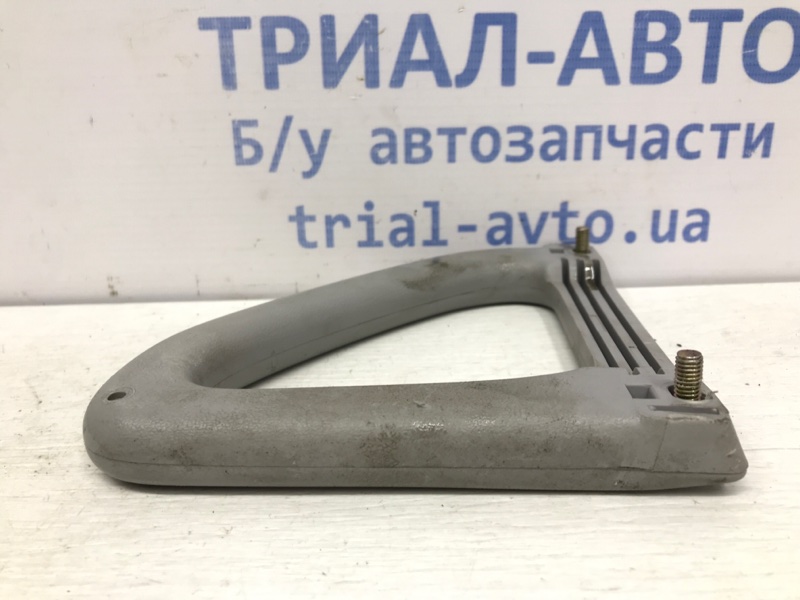Ручка потолка Mitsubishi Pajero Wagon 3 3.2 Дизель 4M41 Ручка потолка Mitsubishi Pajero Wagon 3 3.2 Дизель 4M41