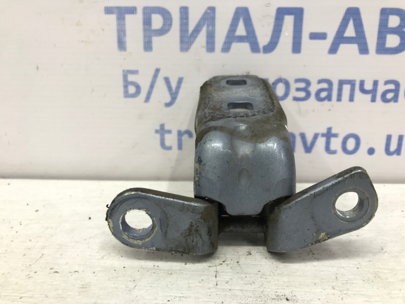 Петля двери передней правой Chevrolet Cruze 2009-2016 J300 1.8 F18D4 13501712 Б/У