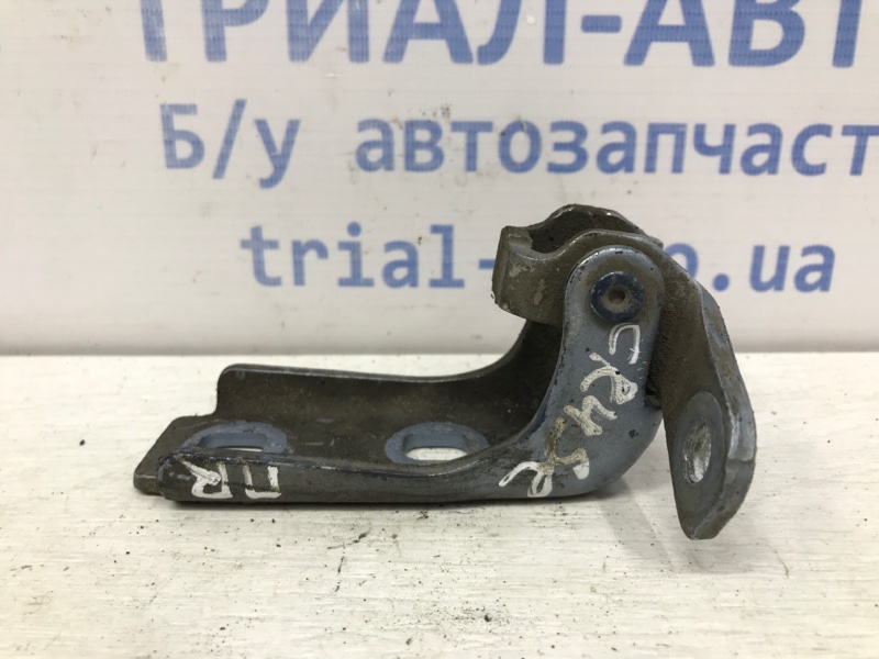 Петля двери передней правой Chevrolet Cruze J300 1.8 F18D4