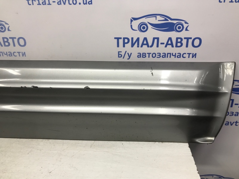 Накладка двери передняя правая Mitsubishi Pajero Wagon 3 3.2 Дизель 4M41
