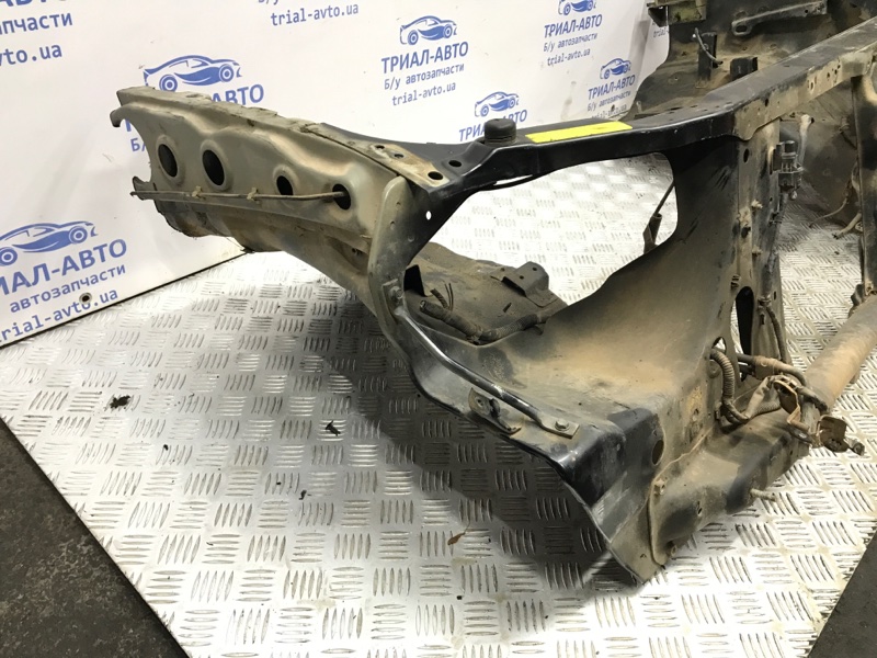 Панель передняя Mitsubishi L200 KB 2.5 дизель 4D56U АКПП