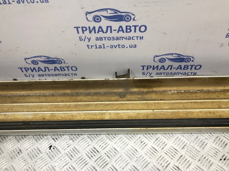 Подножка левая Mitsubishi L200 KB 2.5 дизель 4D56U АКПП