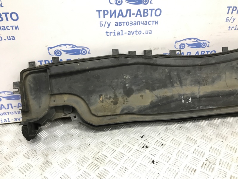 Жабо под лобовое стекло (пластик) Kuga 2013-2019 CBS 2.0 diesel
