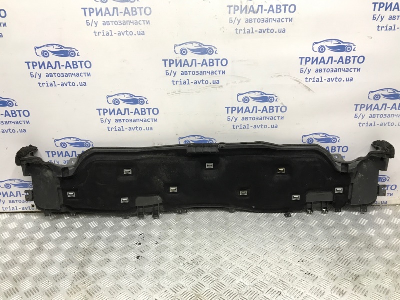 Жабо под лобовое стекло (пластик) Kuga 2013-2019 CBS 2.0 diesel